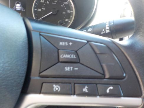 Used 2021 Nissan Versa SV image 14