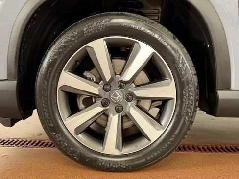 Used 2023 Honda Pilot Touring image 8