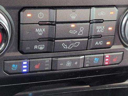 Used 2018 Ford F150 Lariat w/ Equipment Group 502A Luxury AWD/4WD image 24