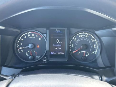 Used 2020 Toyota Tacoma SR image 29