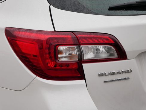 Used 2018 Subaru Outback 2.5i image 17