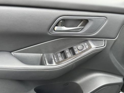 New 2026 Nissan Rogue SV AWD/4WD image 18