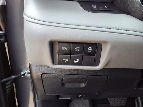 Used 2024 Toyota Highlander Platinum image 23