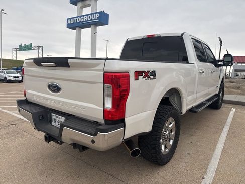 Used 2017 Ford F250 Lariat w/ Chrome Package image 8