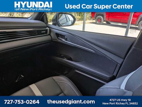 Used 2025 Toyota Camry SE FWD image 20