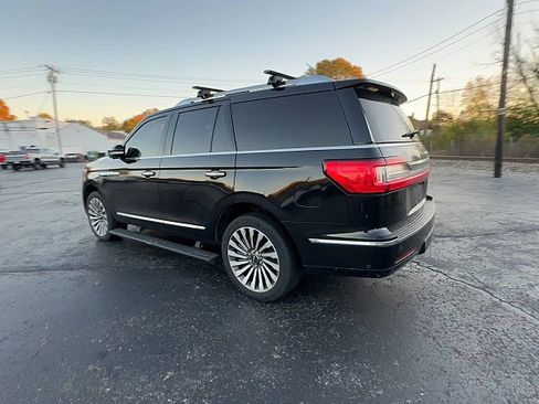 Used 2019 Lincoln Navigator Reserve image 9