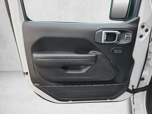 Used 2024 Jeep Wrangler Sport S image 13