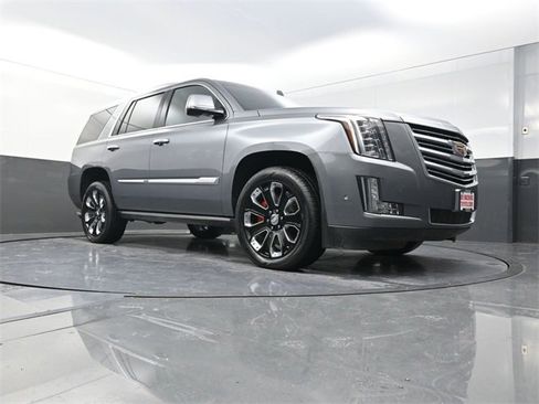 Used 2019 Cadillac Escalade Platinum image 27