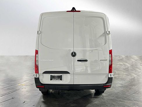 Used 2025 Mercedes-Benz Sprinter 2500 image 4