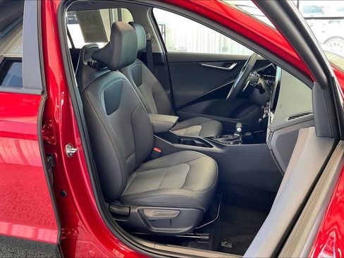 Used 2025 Kia Niro EX Touring FWD image 7