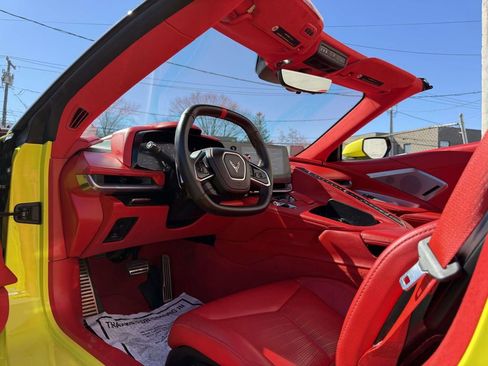 Used 2023 Chevrolet Corvette Stingray Premium Conv w/ Z51 Performance Package RWD image 19