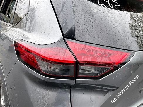 Used 2024 Nissan Rogue S AWD/4WD image 28