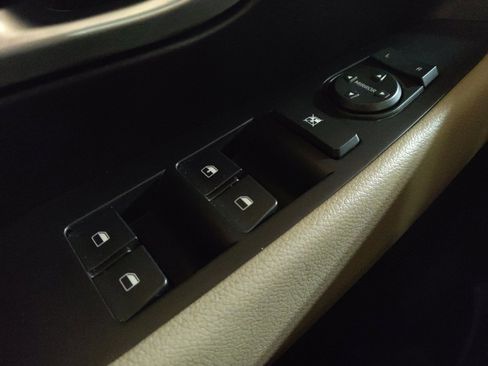 Used 2018 Hyundai Elantra GT image 27