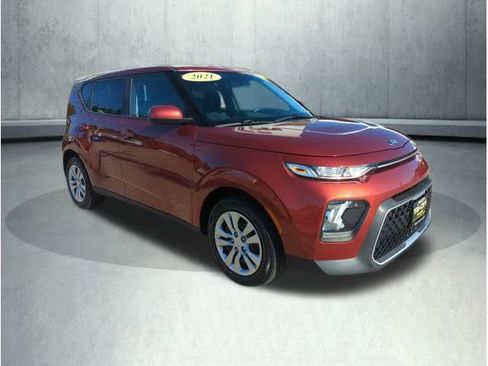 Used 2021 Kia Soul LX image 9