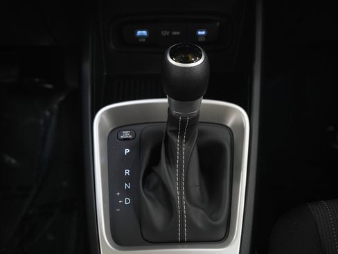 Certified 2026 Hyundai Venue SE FWD image 19