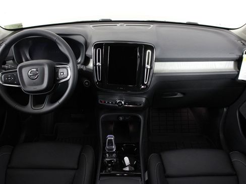 New 2026 Volvo XC40 B4 Plus w/ Climate Package image 5