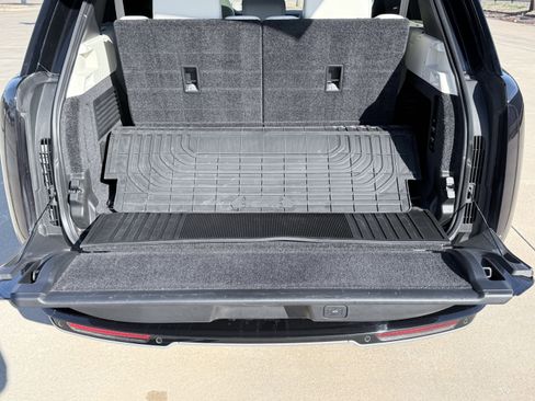 Used 2023 Land Rover Range Rover Long Wheelbase Autobiography image 8