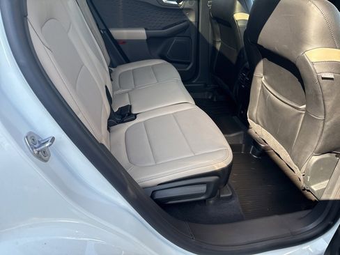 Used 2020 Ford Escape Titanium image 22