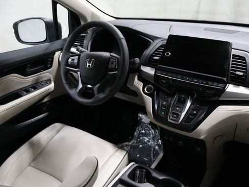 New 2026 Honda Odyssey Touring image 21
