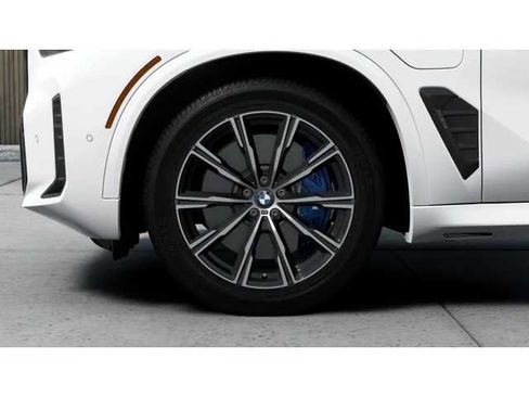 New 2026 BMW X5 xDrive50e w/ M Sport Package AWD/4WD image 7