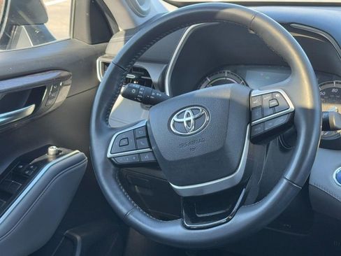 Used 2022 Toyota Highlander Limited image 15