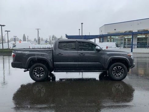 Used 2021 Toyota Tacoma TRD Sport image 7