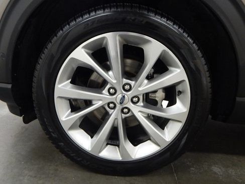 Used 2021 Ford Explorer Platinum w/ Equipment Group 601A AWD/4WD image 10