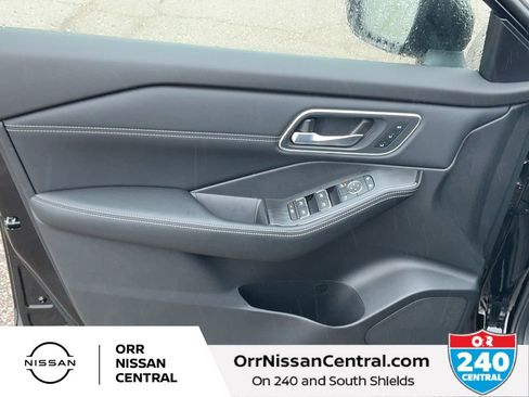 New 2026 Nissan Rogue Platinum w/ Platinum Premium Package AWD/4WD image 16