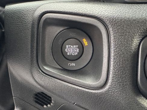 New 2025 Jeep Gladiator Sport image 23