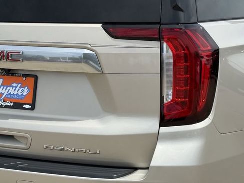 Used 2021 GMC Yukon Denali RWD image 8