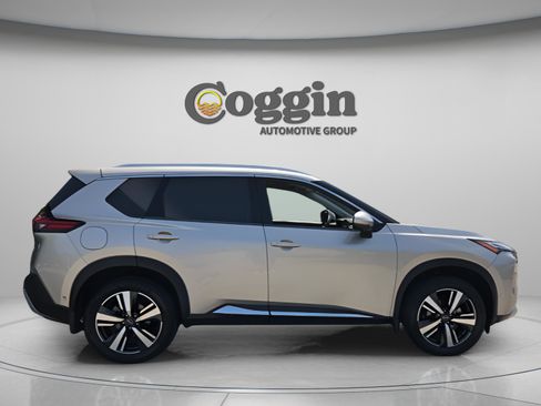 Used 2023 Nissan Rogue Platinum w/ Platinum Premium Package FWD image 6