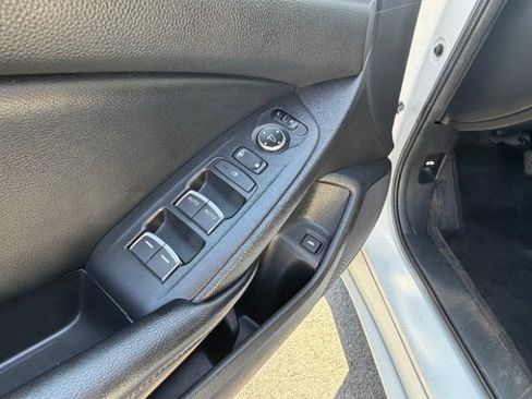 Used 2018 Honda Accord LX image 9