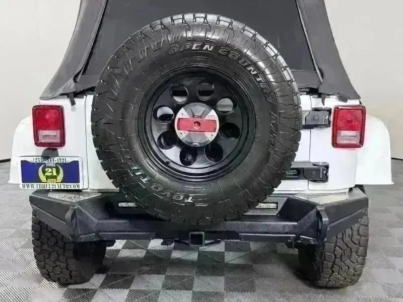Used 2018 Jeep Wrangler Unlimited Rubicon w/ Connectivity Group AWD/4WD image 20