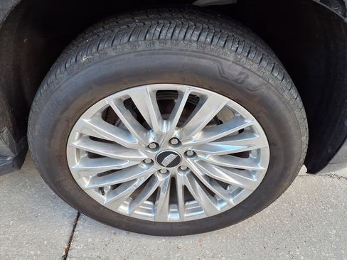 Certified 2025 Cadillac Escalade Premium Luxury image 7