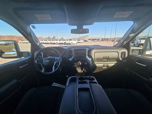 Used 2021 Chevrolet Silverado 2500 LT w/ Fleet Comfort Package image 12