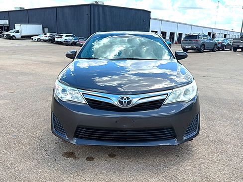 Used 2013 Toyota Camry LE FWD image 3