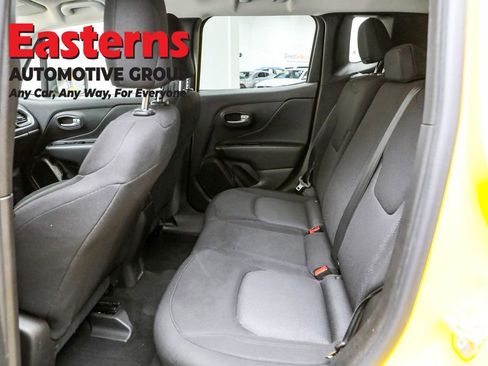 Used 2023 Jeep Renegade Latitude image 22