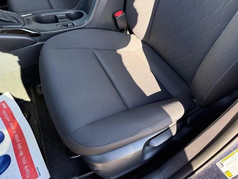 Used 2023 Toyota Corolla LE w/ LE Convenience Package FWD image 17