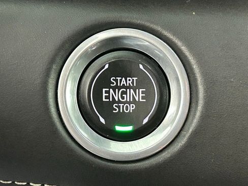 Used 2021 Cadillac Escalade ESV Premium Luxury Platinum image 28