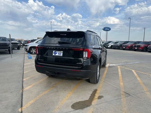 New 2026 Ford Explorer Active image 7