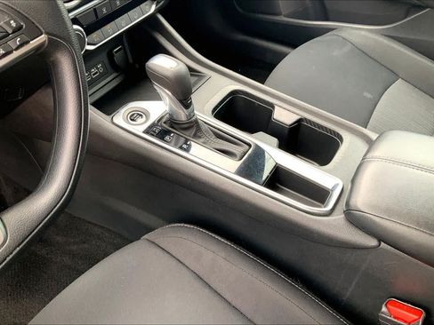 Used 2024 Nissan Sentra SV FWD image 17