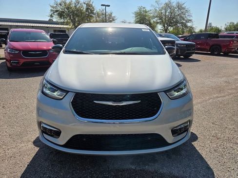 New 2026 Chrysler Pacifica Select image 17