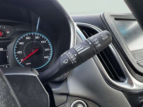 Used 2018 Chevrolet Equinox LS image 26