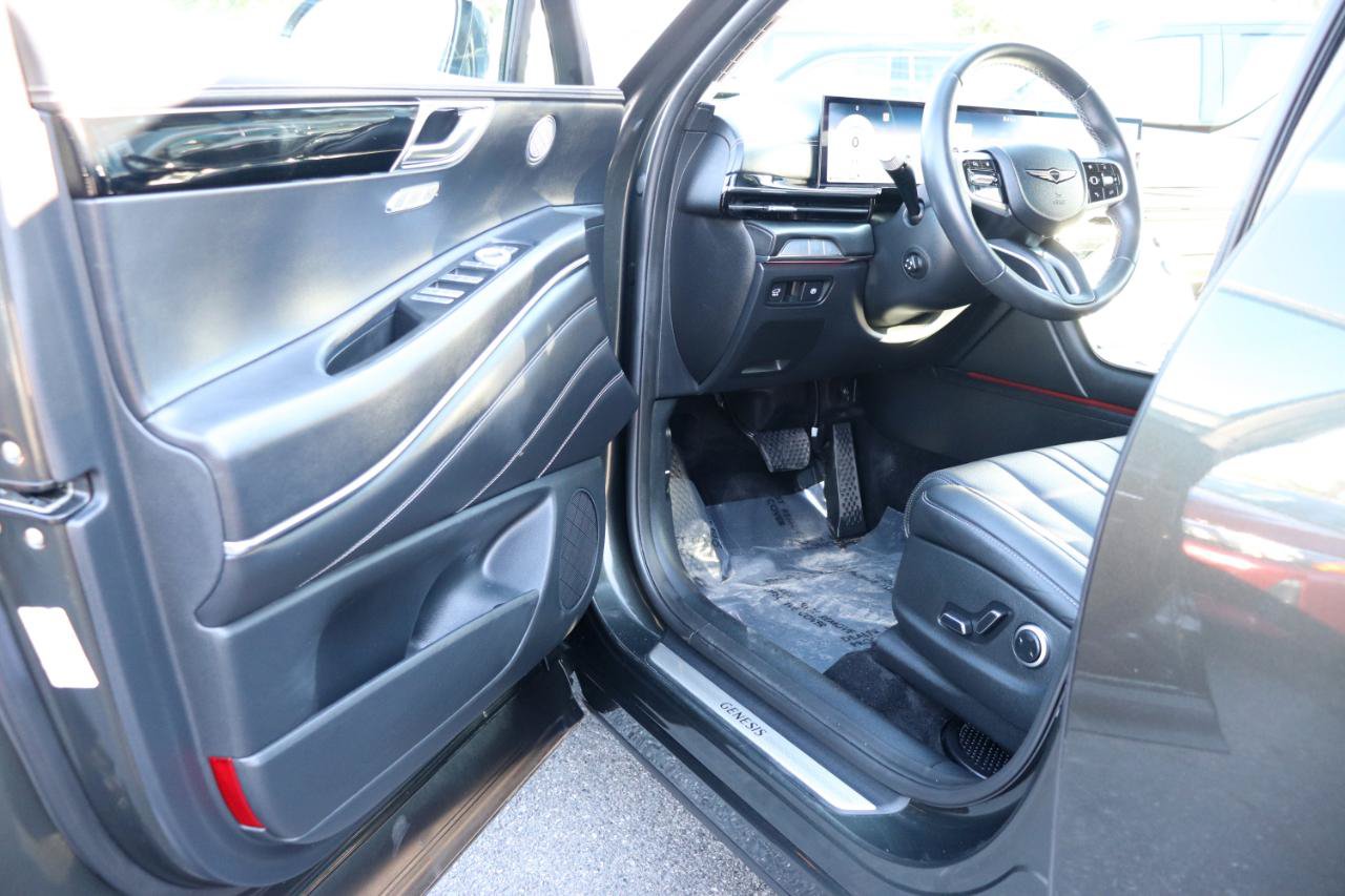 Used 2025 Genesis GV80 2.5T Standard AWD/4WD image 10