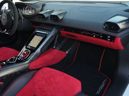 Used 2020 Lamborghini Huracan EVO AWD/4WD image 6