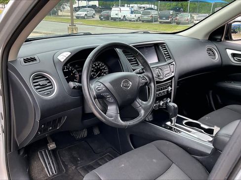 Used 2020 Nissan Pathfinder SV FWD image 18