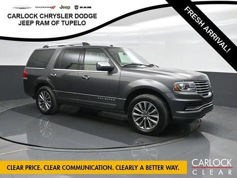 Used 2017 Lincoln Navigator Select image 5