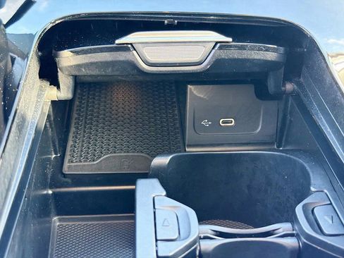 Used 2024 Mercedes-Benz C 300 Sedan image 31