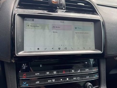 Used 2018 Jaguar F-PACE Portfolio AWD/4WD image 11