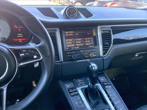 Used 2015 Porsche Macan S image 5